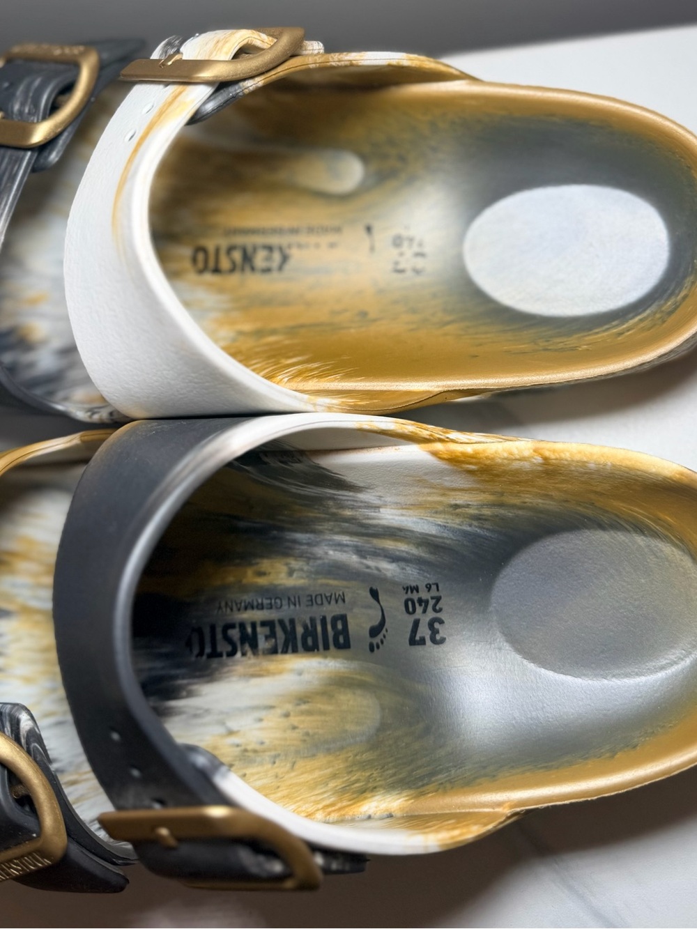Birkenstock Arizona Metallic Sandals - Picture 6 of 8